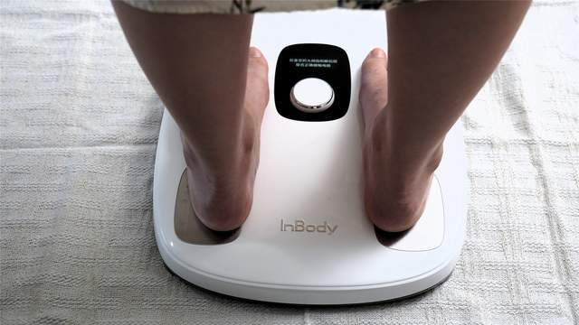 3频8电极+12项数据+97%准确率有点全面pg模拟器试玩InBody体脂秤H30评测：(图6)