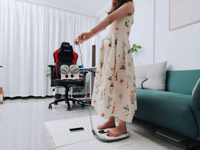 3频8电极+12项数据+97%准确率有点全面pg模拟器试玩InBody体脂秤H30评测：(图8)