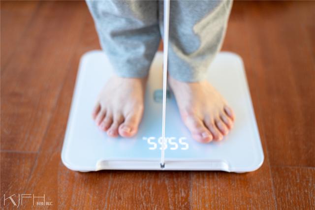 成高颜值八电极华为体脂秤2 Pro评测pg电子免费模拟器游戏29项指标一键生(图6)